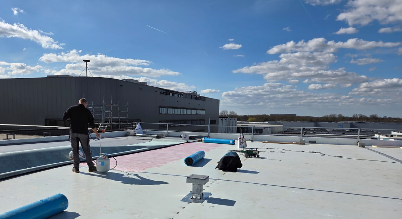 2503Quin_OEMRoofingPilot_LandingPage_HeroImage1-1